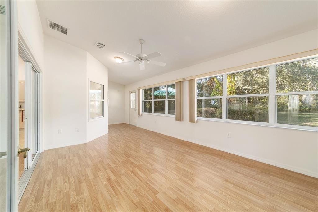 待售: $425,000 (3 贝兹, 2 浴室, 2083 平方英尺)