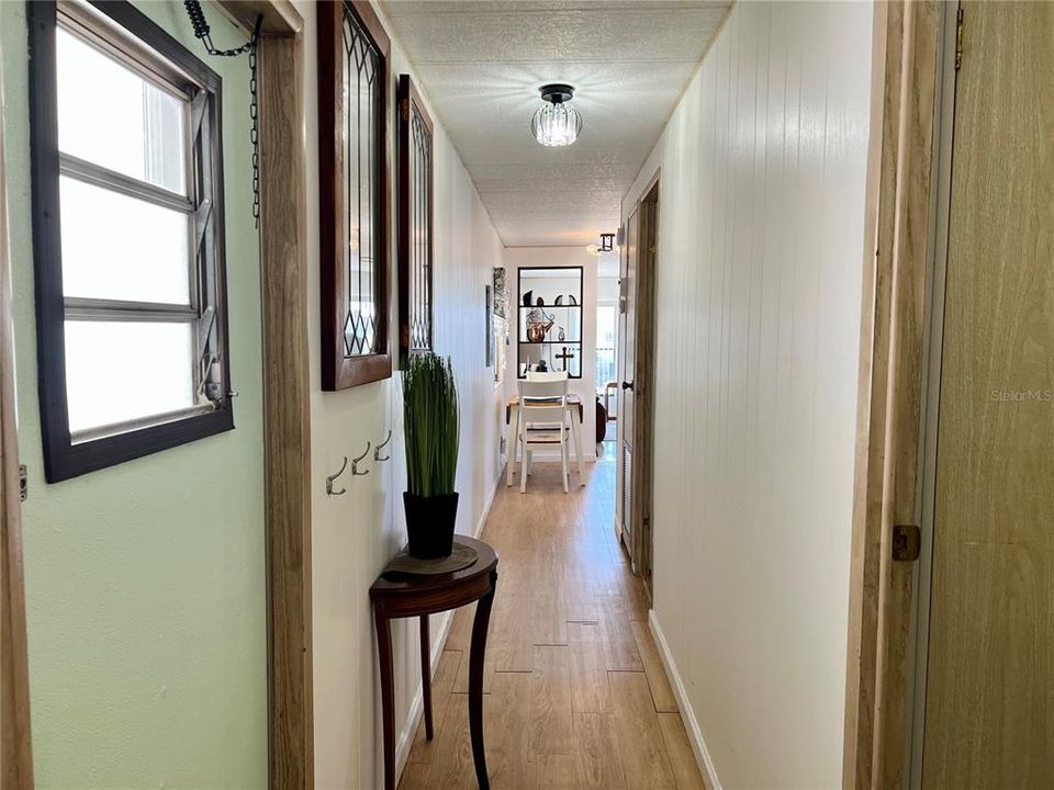 На продажу: $124,900 (2 спален, 1 ванн, 600 Квадратных фут)