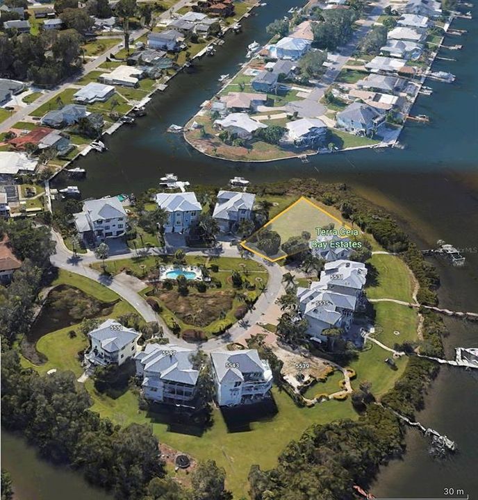 На продажу: $750,000 (0.42 acres)