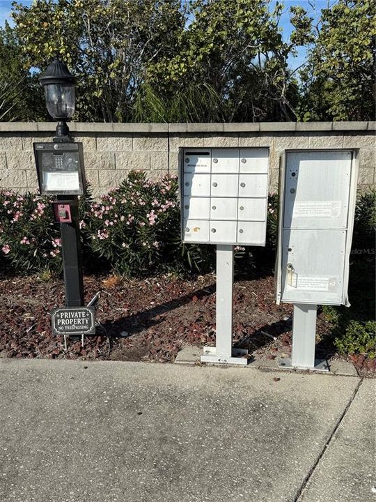 На продажу: $750,000 (0.42 acres)