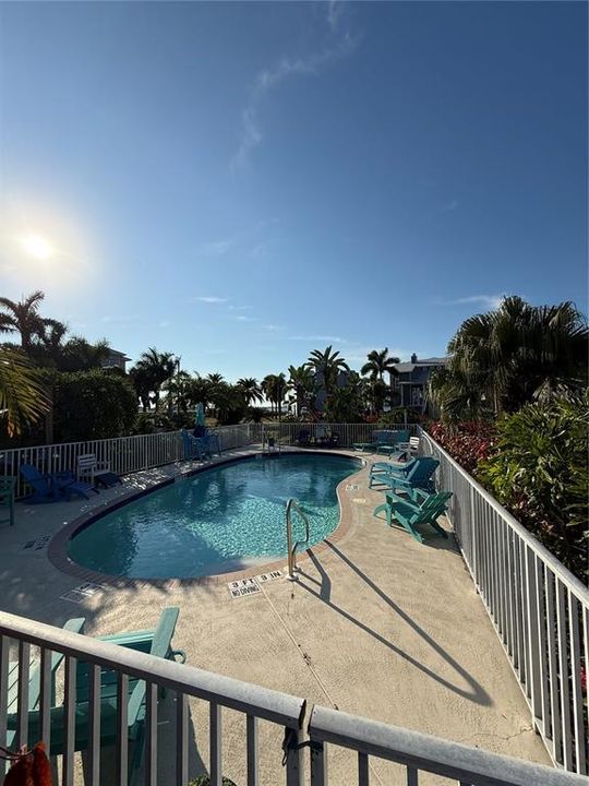 На продажу: $750,000 (0.42 acres)