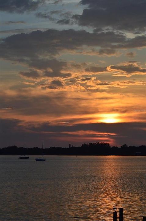 На продажу: $750,000 (0.42 acres)