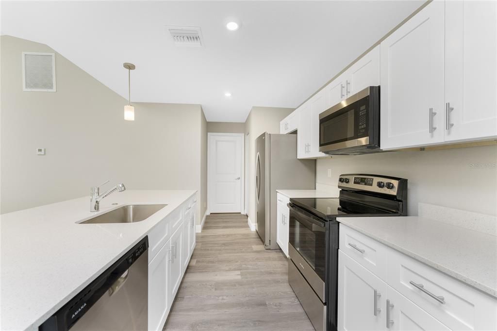 En Venta: $350,000 (4 camas, 2 baños, 1560 Pies cuadrados)