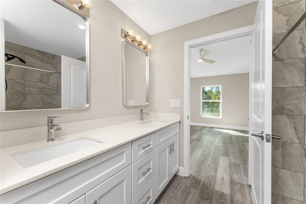 En Venta: $350,000 (4 camas, 2 baños, 1560 Pies cuadrados)