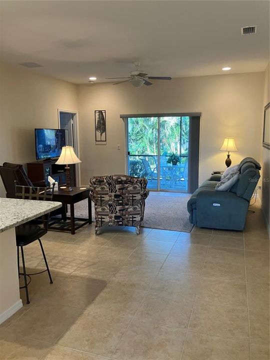 待售: $305,000 (3 贝兹, 2 浴室, 1402 平方英尺)