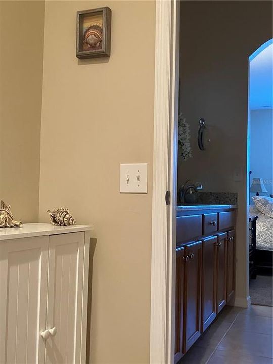 待售: $305,000 (3 贝兹, 2 浴室, 1402 平方英尺)