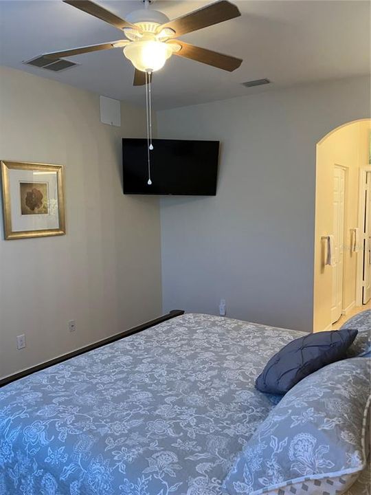 待售: $305,000 (3 贝兹, 2 浴室, 1402 平方英尺)