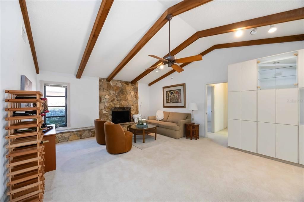 En Venta: $599,000 (3 camas, 2 baños, 2696 Pies cuadrados)