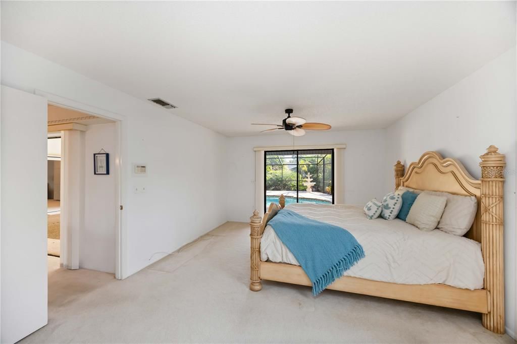 En Venta: $599,000 (3 camas, 2 baños, 2696 Pies cuadrados)