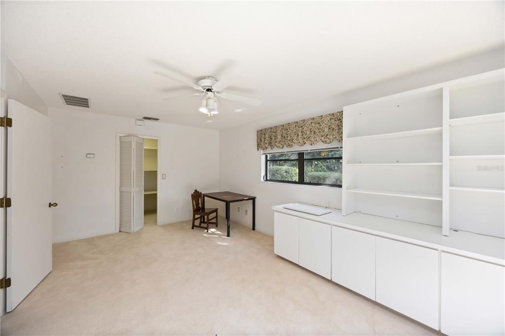 En Venta: $599,000 (3 camas, 2 baños, 2696 Pies cuadrados)