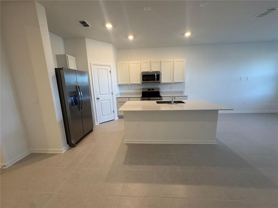 En Renta: $2,295 (3 camas, 2 baños, 1628 Pies cuadrados)