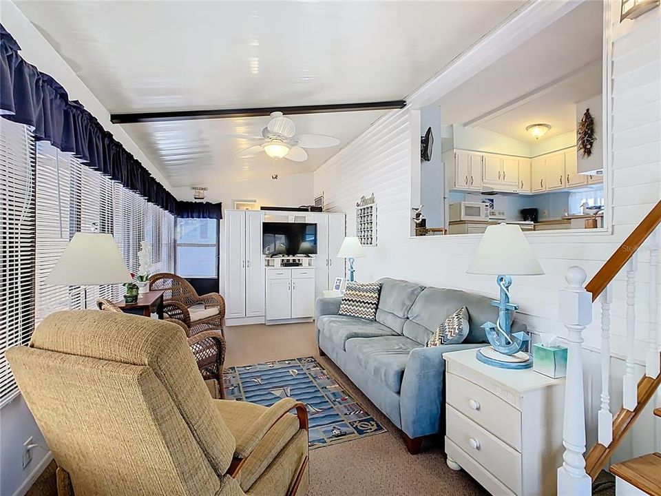 На продажу: $128,500 (1 спален, 1 ванн, 688 Квадратных фут)