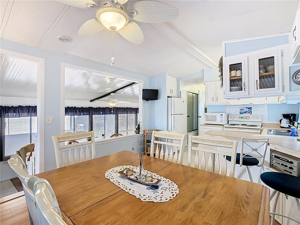 На продажу: $128,500 (1 спален, 1 ванн, 688 Квадратных фут)