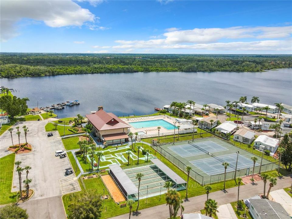 На продажу: $128,500 (1 спален, 1 ванн, 688 Квадратных фут)