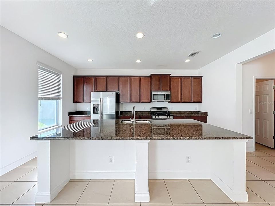 En Venta: $720,000 (5 camas, 3 baños, 3638 Pies cuadrados)