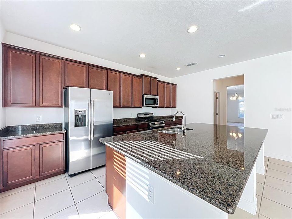 En Venta: $720,000 (5 camas, 3 baños, 3638 Pies cuadrados)