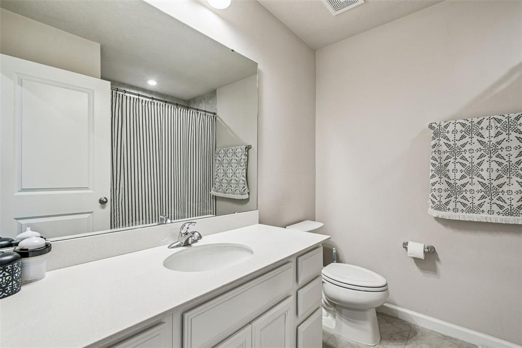 For Rent: $2,100 (3 beds, 2 baths, 1536 Square Feet)