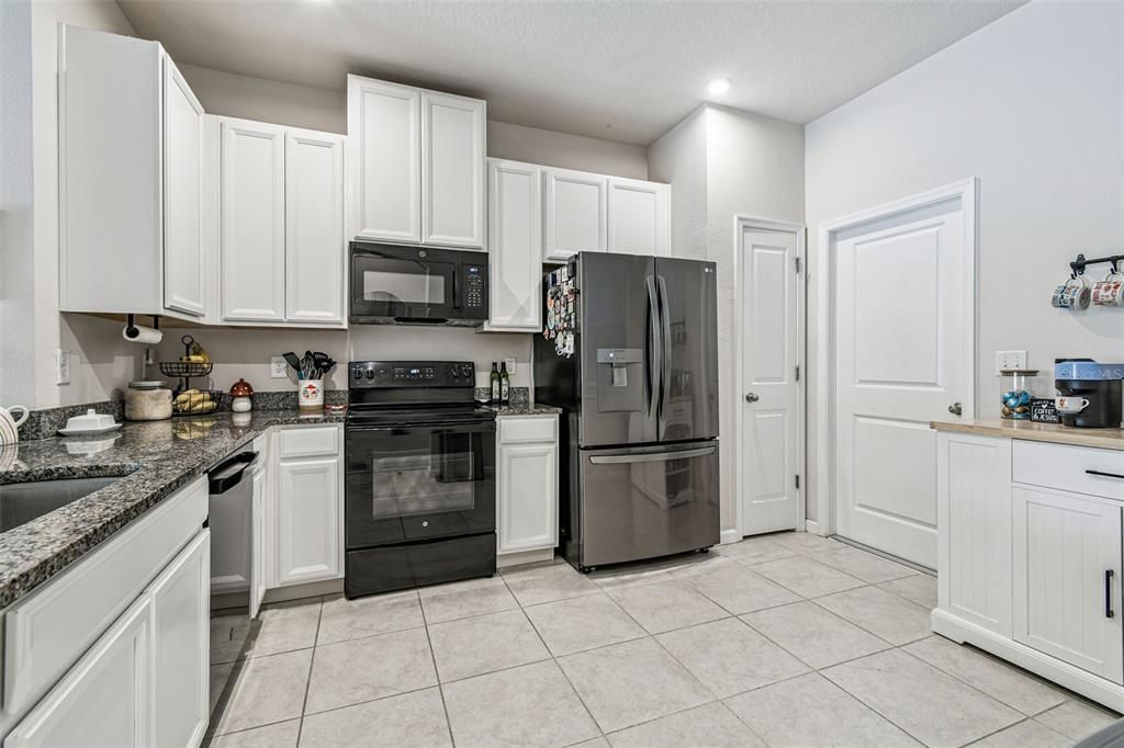 For Rent: $2,100 (3 beds, 2 baths, 1536 Square Feet)