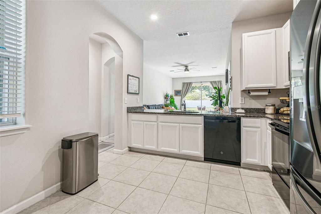 For Rent: $2,100 (3 beds, 2 baths, 1536 Square Feet)