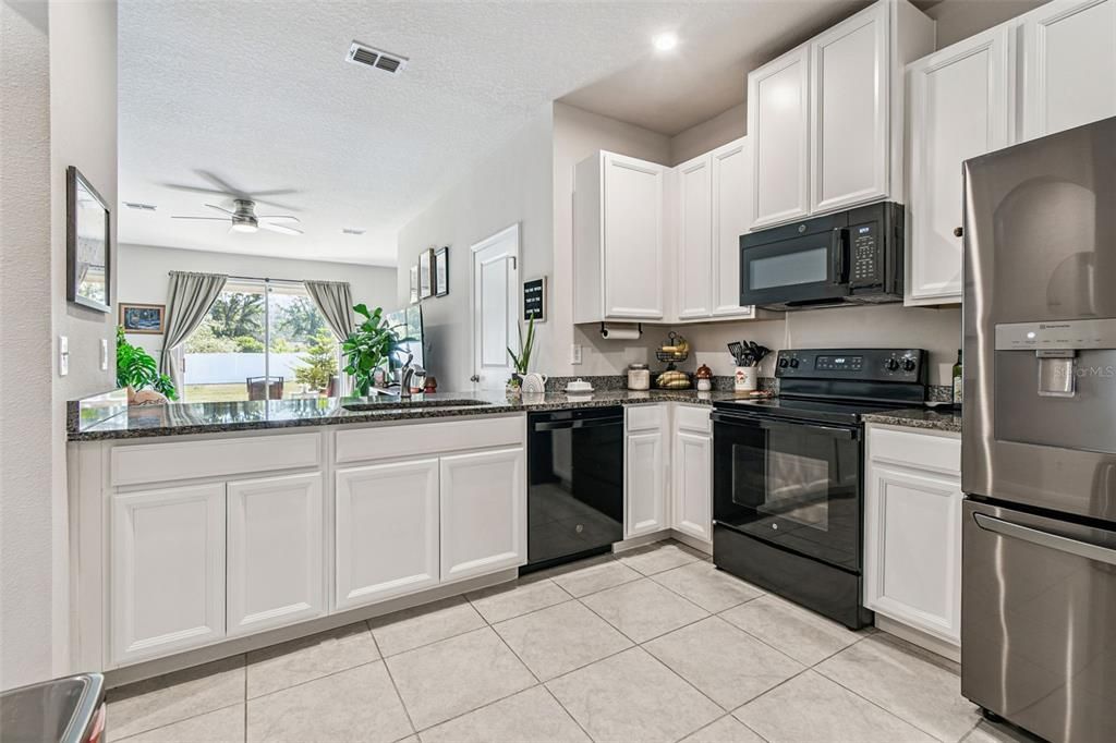 For Rent: $2,100 (3 beds, 2 baths, 1536 Square Feet)