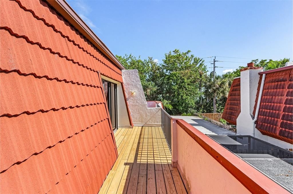 待售: $190,000 (2 贝兹, 2 浴室, 1376 平方英尺)