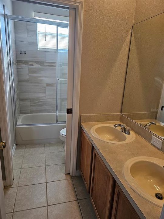 Active With Contract: $2,495 (4 beds, 2 baths, 1941 Square Feet)