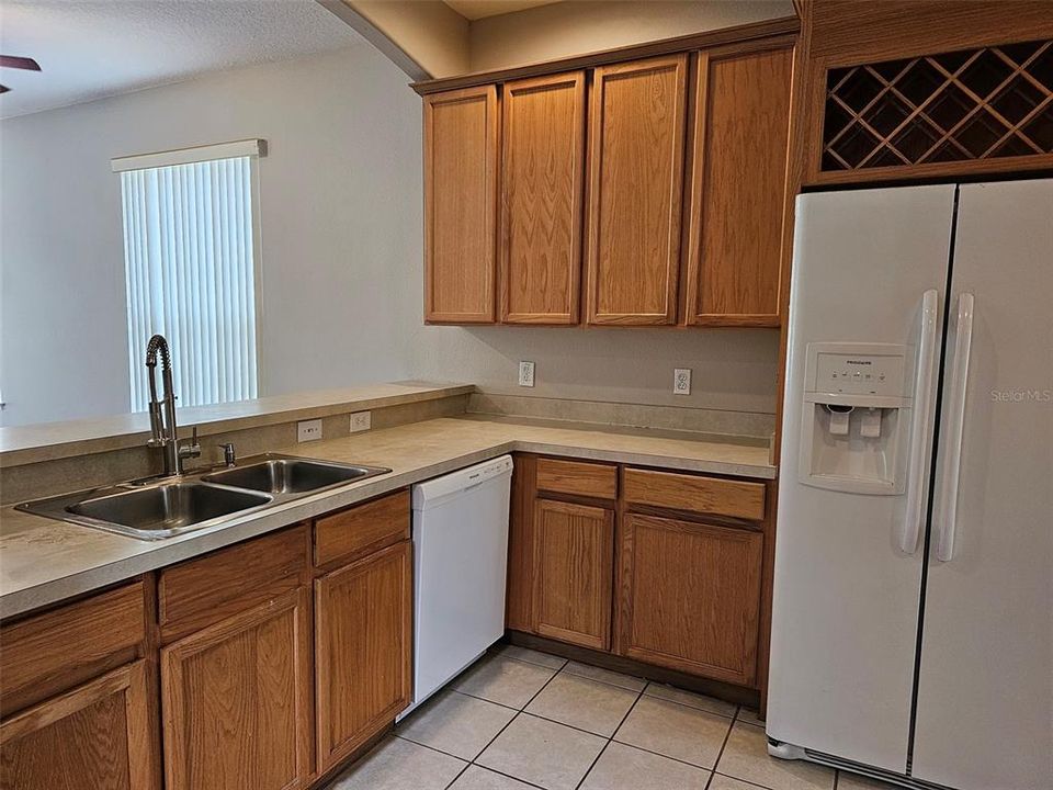 Active With Contract: $2,495 (4 beds, 2 baths, 1941 Square Feet)