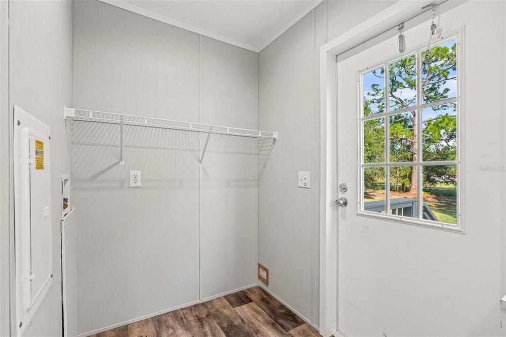 待售: $325,000 (3 贝兹, 2 浴室, 1067 平方英尺)