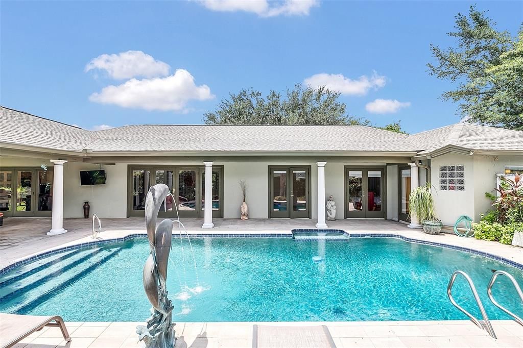 For Sale: $799,900 (4 beds, 2 baths, 2441 Square Feet)