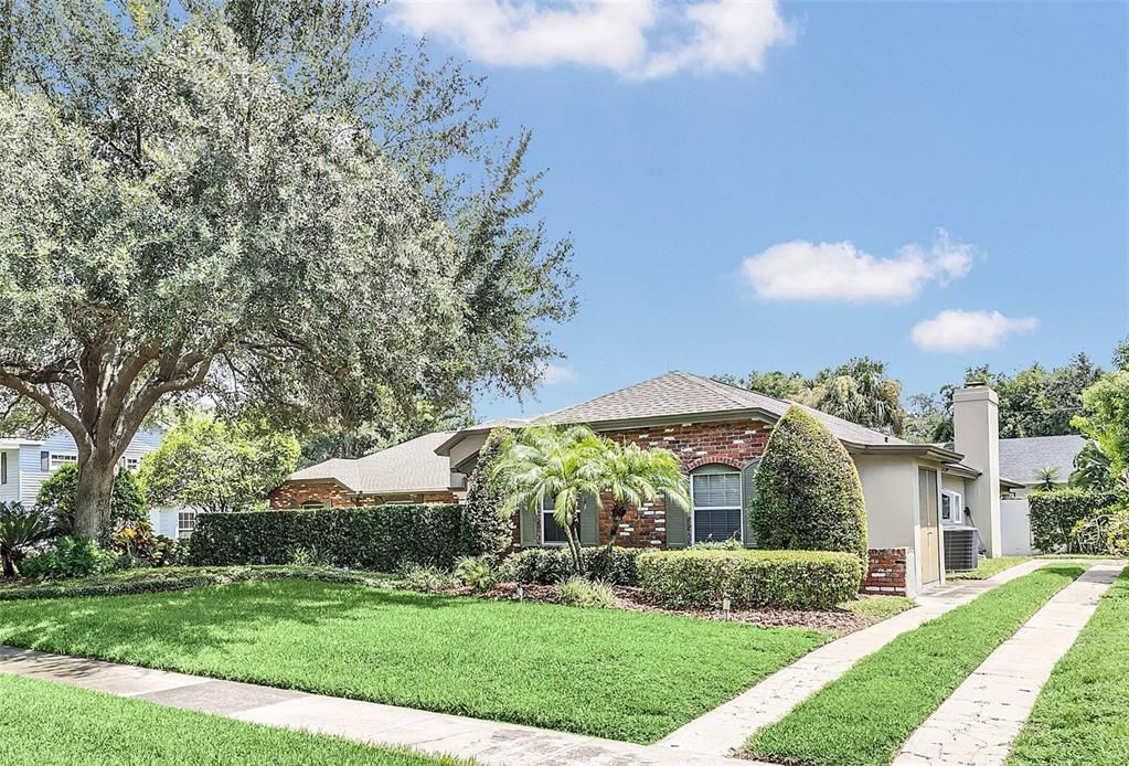 For Sale: $799,900 (4 beds, 2 baths, 2441 Square Feet)