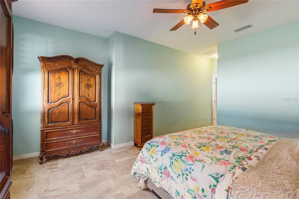 Active With Contract: $360,000 (3 beds, 2 baths, 2046 Square Feet)