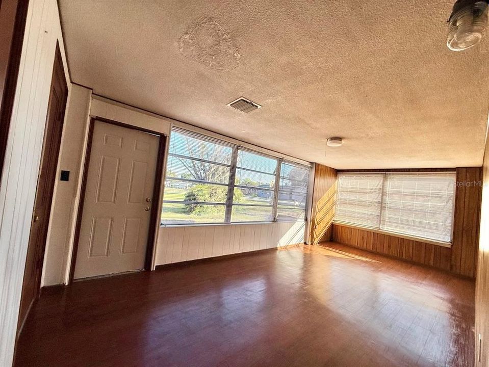 En Renta: $1,550 (3 camas, 1 baños, 1059 Pies cuadrados)