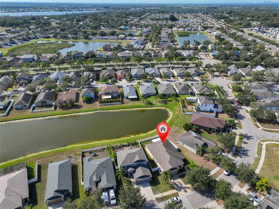 На продажу: $330,000 (4 спален, 2 ванн, 1832 Квадратных фут)