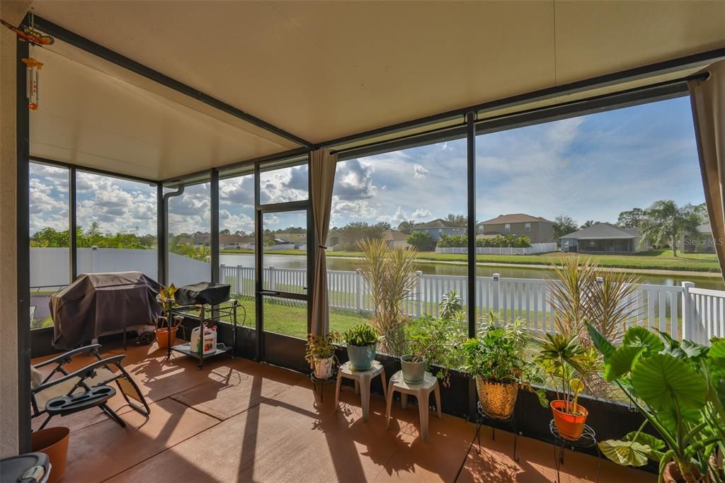 На продажу: $330,000 (4 спален, 2 ванн, 1832 Квадратных фут)