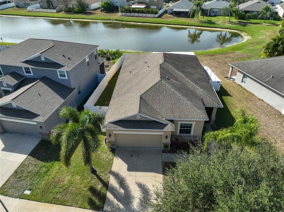 На продажу: $330,000 (4 спален, 2 ванн, 1832 Квадратных фут)