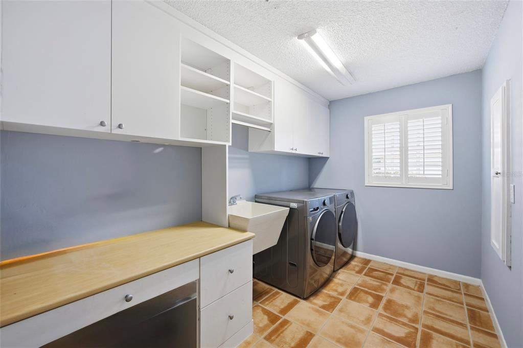 En Venta: $580,000 (4 camas, 2 baños, 2037 Pies cuadrados)