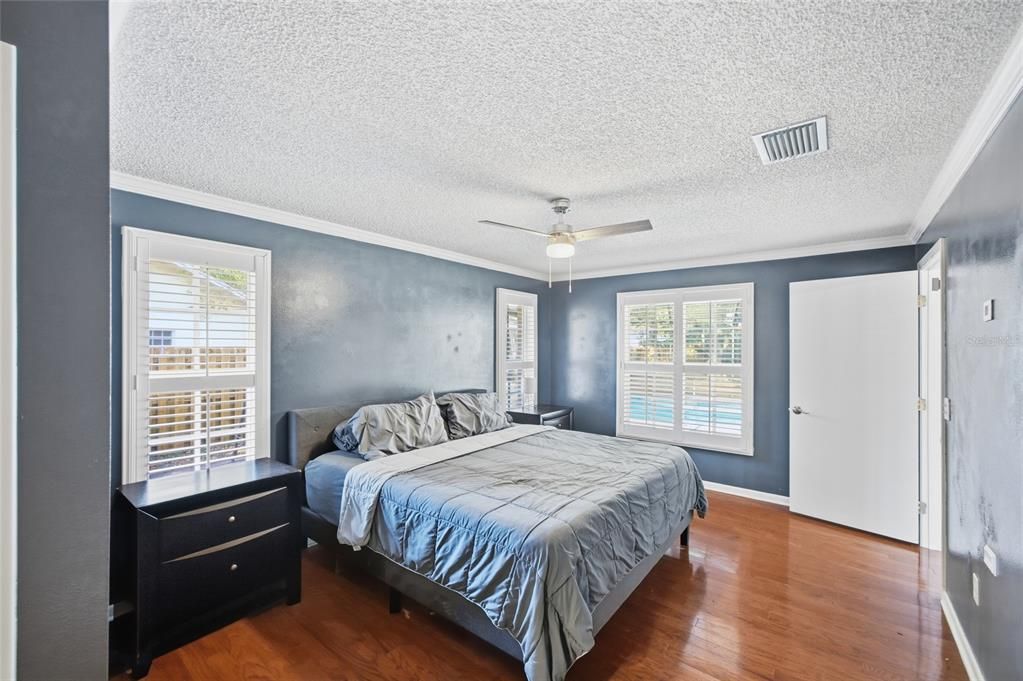 En Venta: $580,000 (4 camas, 2 baños, 2037 Pies cuadrados)