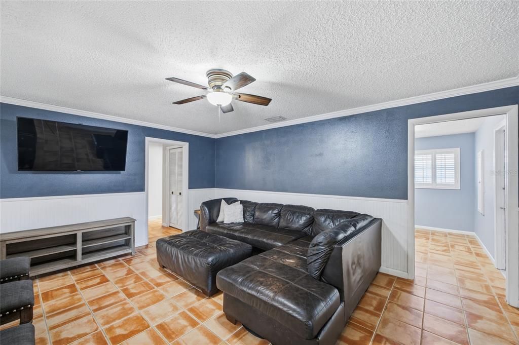 En Venta: $580,000 (4 camas, 2 baños, 2037 Pies cuadrados)