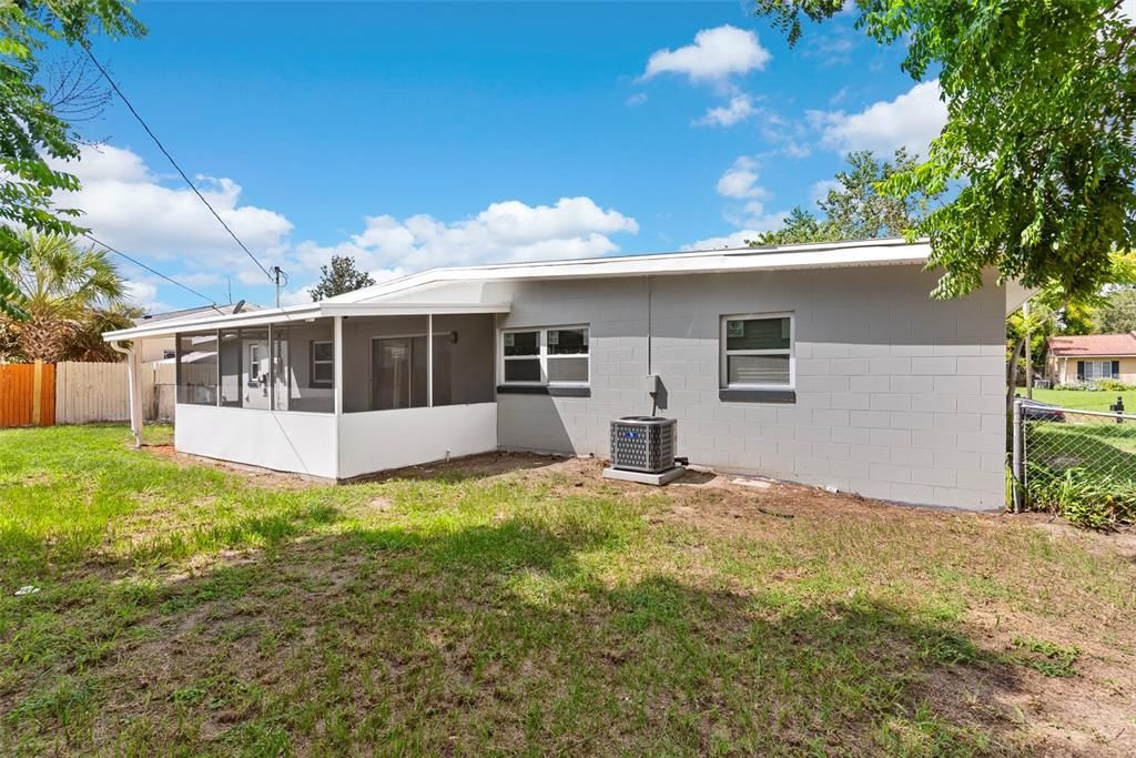 For Sale: $310,000 (3 beds, 2 baths, 1139 Square Feet)