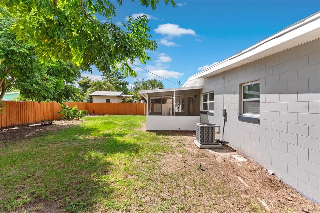For Sale: $310,000 (3 beds, 2 baths, 1139 Square Feet)