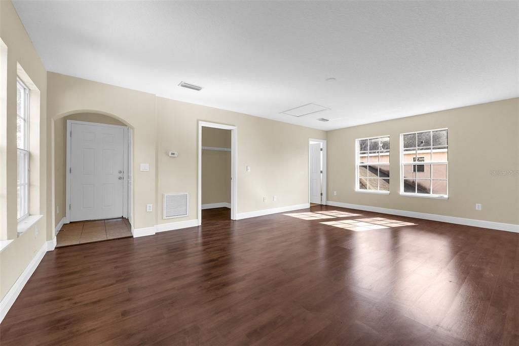 En Venta: $524,900 (5 camas, 4 baños, 3436 Pies cuadrados)