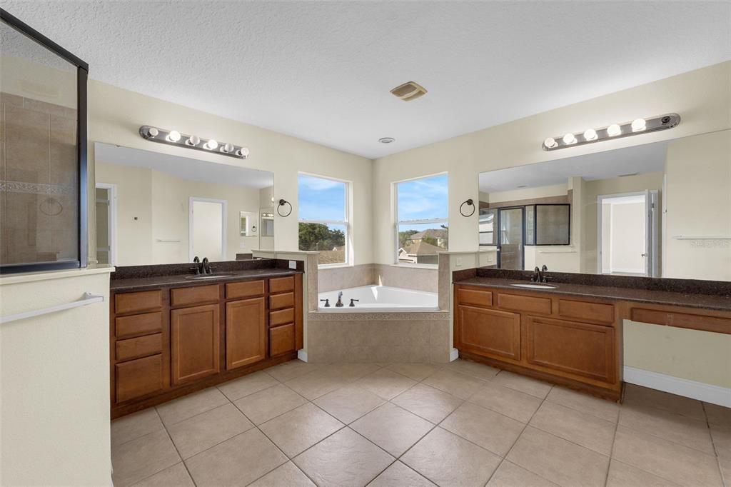 En Venta: $524,900 (5 camas, 4 baños, 3436 Pies cuadrados)