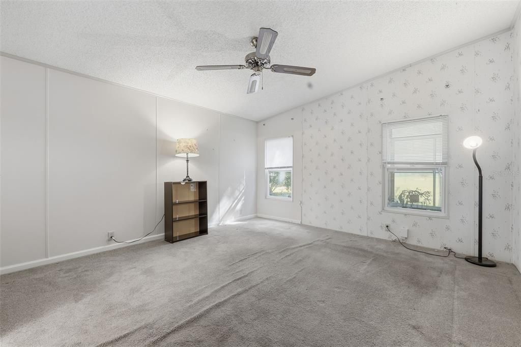 На продажу: $129,900 (2 спален, 2 ванн, 1248 Квадратных фут)