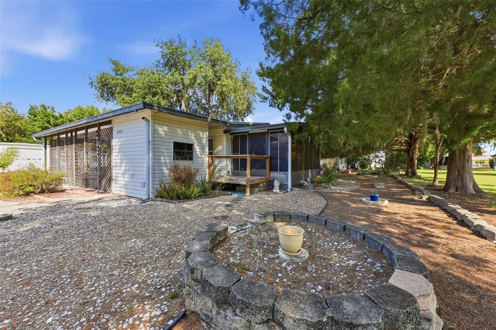 На продажу: $129,900 (2 спален, 2 ванн, 1248 Квадратных фут)