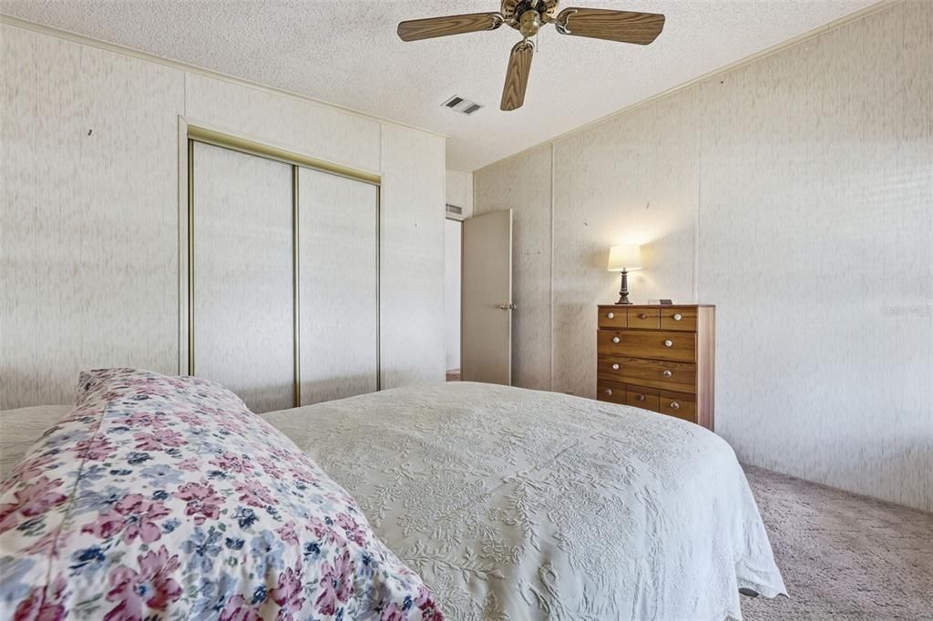 На продажу: $129,900 (2 спален, 2 ванн, 1248 Квадратных фут)