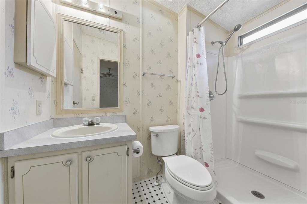 На продажу: $129,900 (2 спален, 2 ванн, 1248 Квадратных фут)