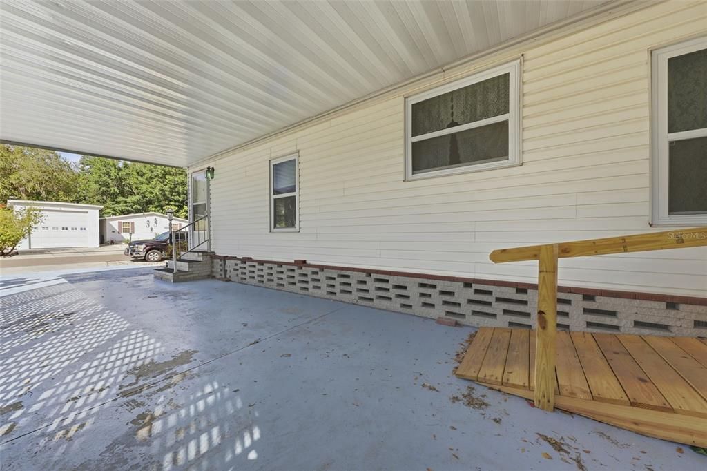 На продажу: $129,900 (2 спален, 2 ванн, 1248 Квадратных фут)