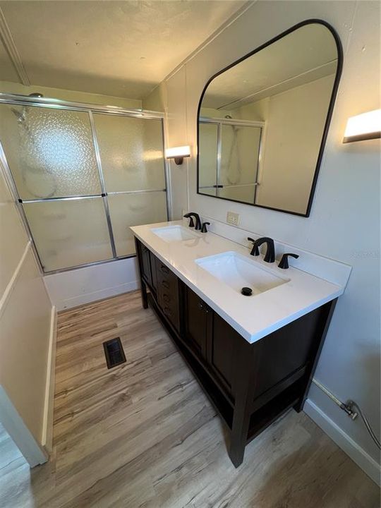 For Rent: $1,250 (2 beds, 1 baths, 672 Square Feet)