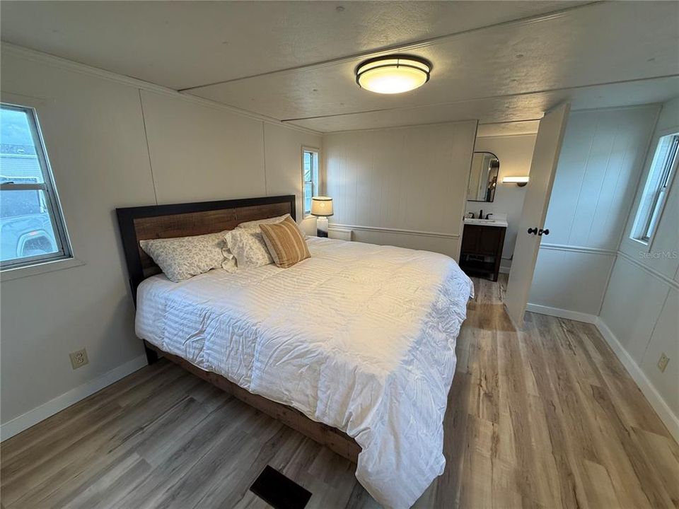 For Rent: $1,250 (2 beds, 1 baths, 672 Square Feet)