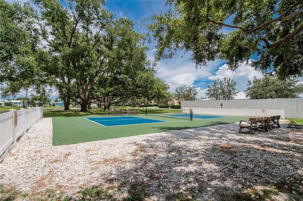 For Rent: $1,250 (2 beds, 1 baths, 672 Square Feet)